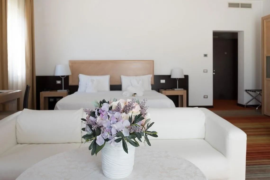 Geovillage Sport & Wellness Resort Olbia 4*,