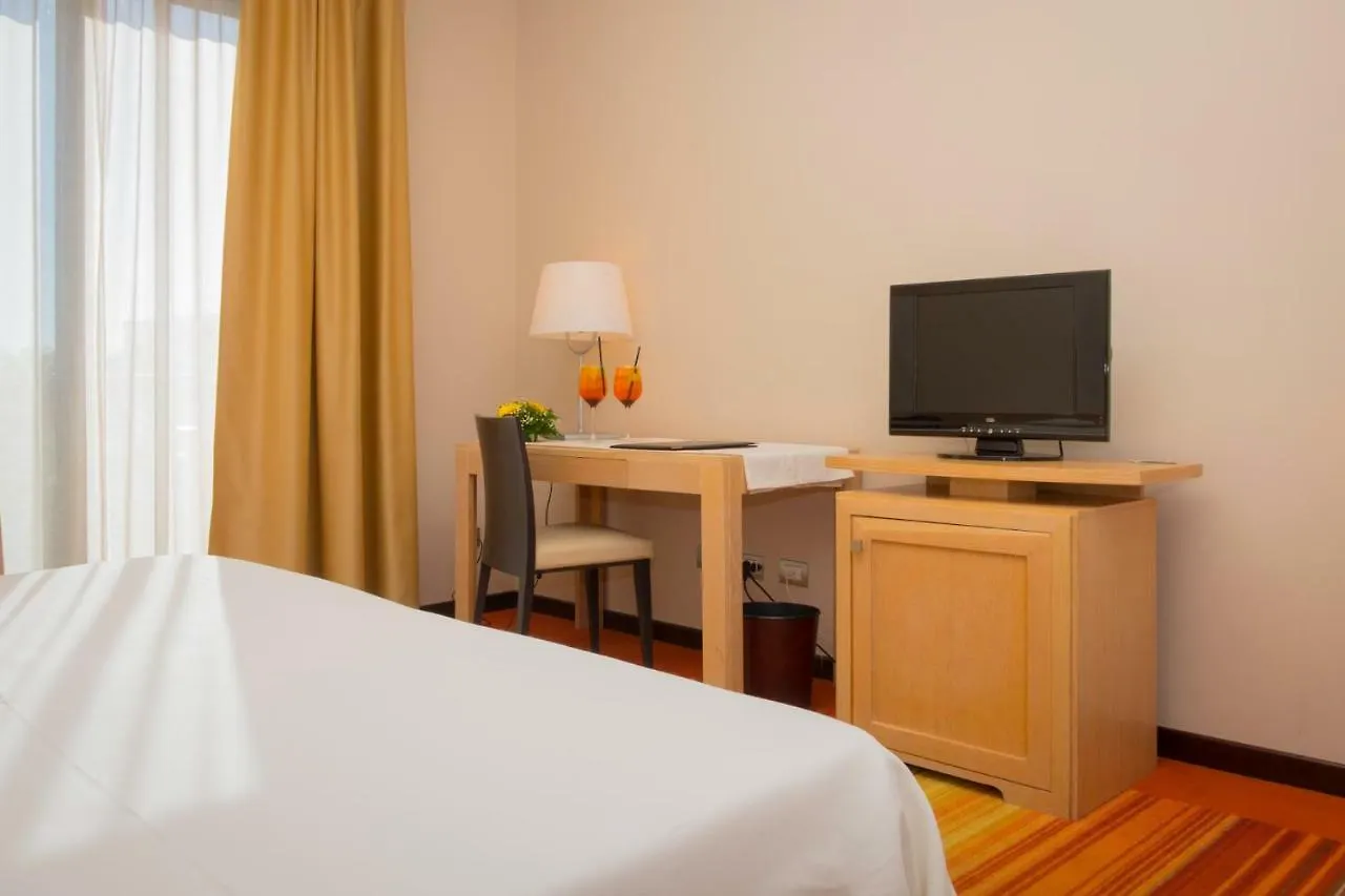 Geovillage Sport & Wellness Resort Olbia 4*,